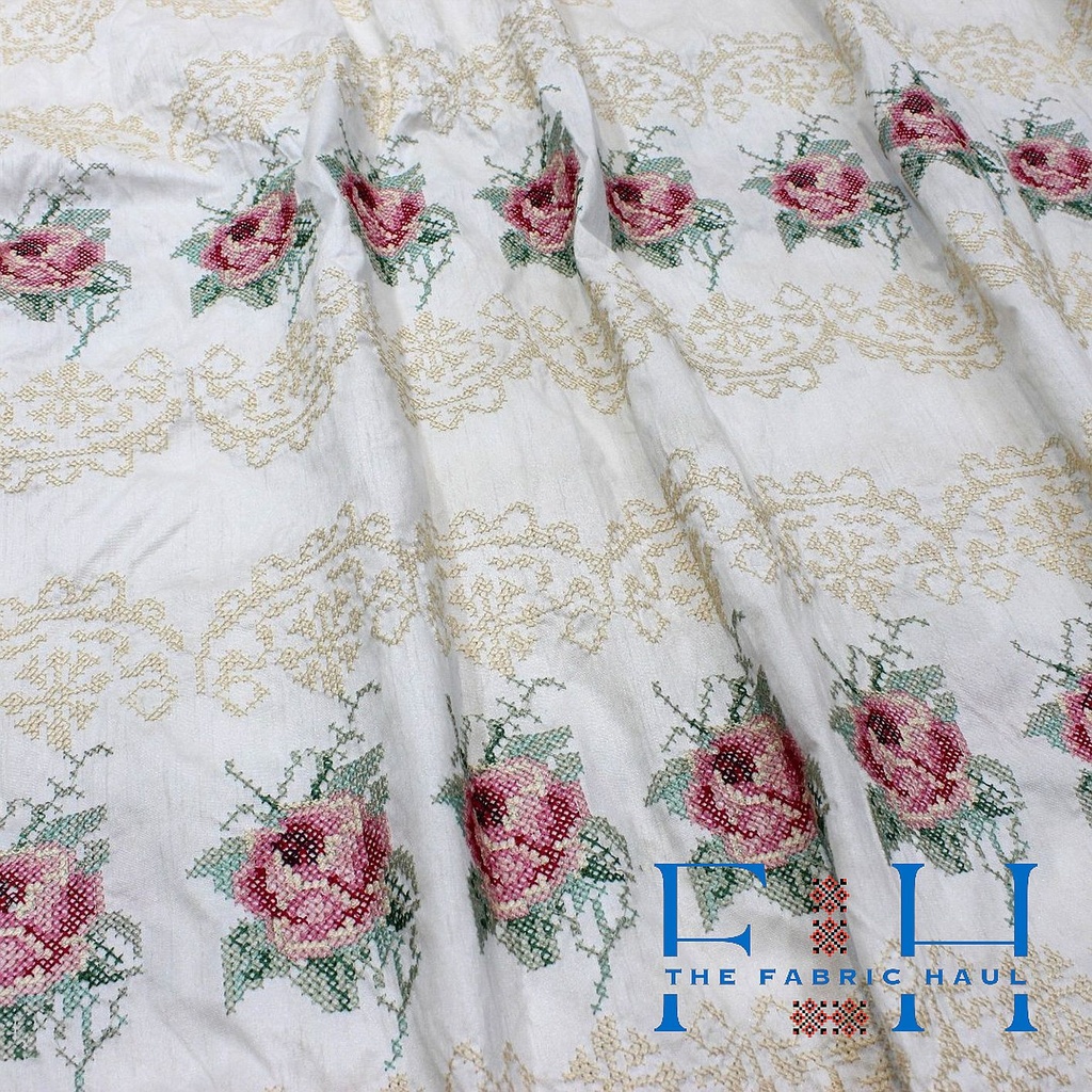Mauve Standing Roses Border - 1 mtr
