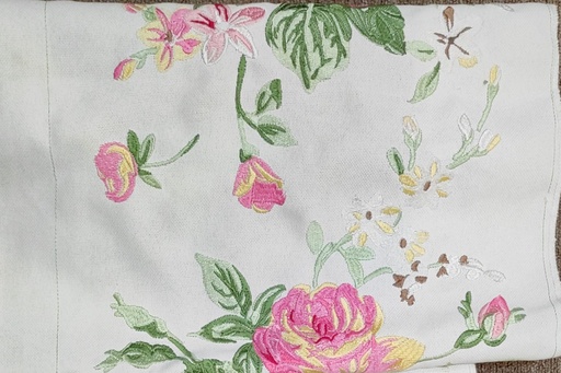Rose Border On White Base - 2 mtr