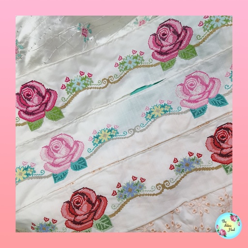 Dainty Roses with swirls 4 mtr