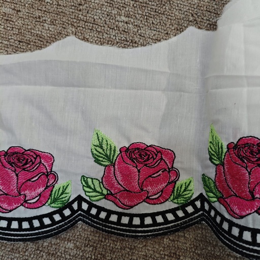 black scollop with rose 1 mtr